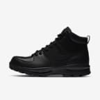 Nike manoa boots black online